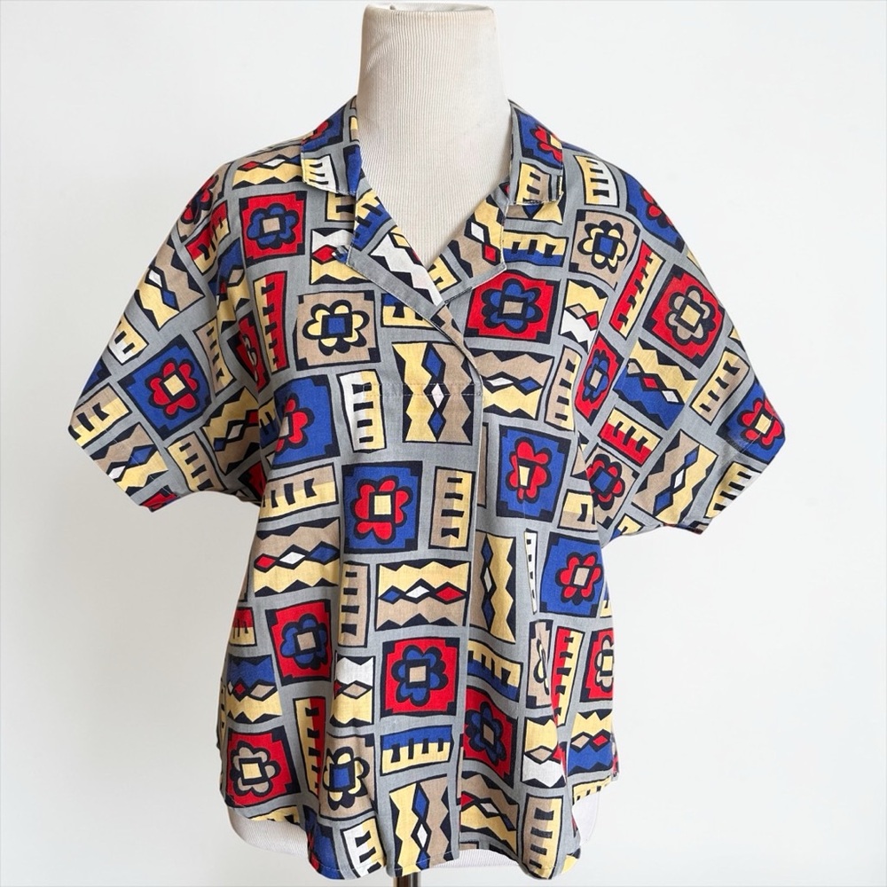 Vintage Primary Colors Geometric Print Short Sleeve Top